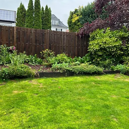 By Hd Mit Parkplatz, Wallbox, Wintergarten 4*